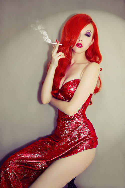 sexysmokingbabes18: cosplayhotties:  Why don’t you do right (Jessica Rabbit) by *Helen-Stifler