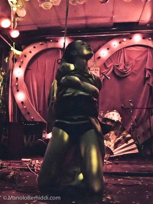 gestalta:  Performing at ‘Don’t Japanic’ with Esinem London, 2011