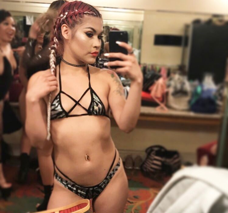 stripper-locker-room:  https://www.instagram.com/misslunaaaxo/