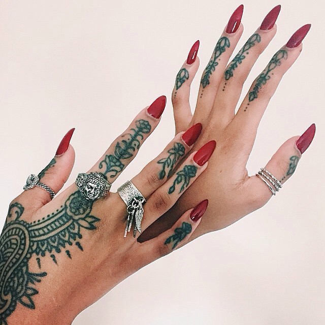 fierrrrrrce:  Get the most beautiful clothes for UNDER 9.99$  HURRY UP BITCH!!! 💋✨