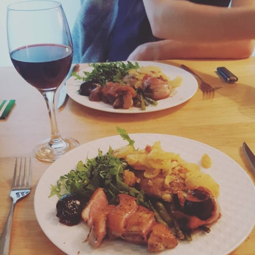 Full blown food coma. Dinner done right! (at Okehampton) https://www.instagram.com/p/BocDszanXtQ/?utm_source=ig_tumblr_share&igshid=6dwknxk2lh1i