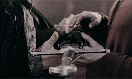 orlandobloom:Aragorn son of Arathorn, the nine and thirtieth heir in the right line from Isildur, an