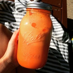 vanessaprosser:  Carrot, Apple &amp; Orange 🍊🍊 On the go juice 👋