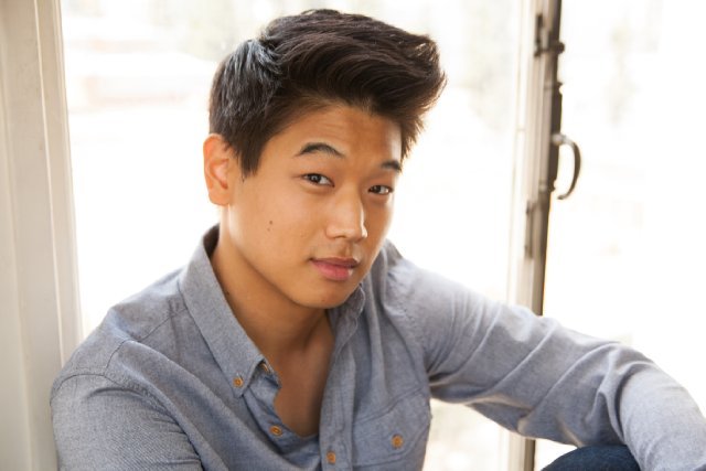 wusreallygoody:  Ki Hong Lee is sooooooo cute and this dude is 29! 