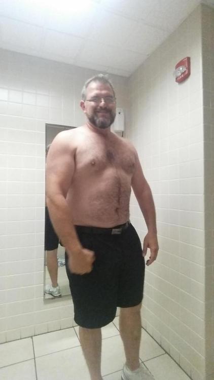 cantata4me: (via                                             [37] Dad wanting to have some fun while at work ladies. - Album on Imgur) 