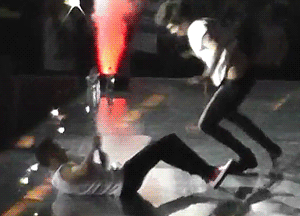 dustycrayons:   {x}  #no but harry’s version of attacking liam is to crawl into