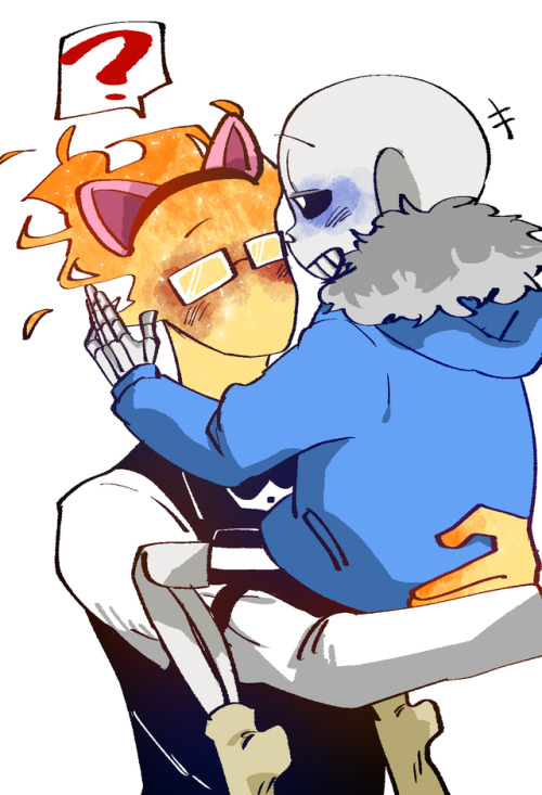 sansbytrashbin:  shanranran:  I want pet a fire cat~~~~~~~~~~~~~~~  Y E S S S S S