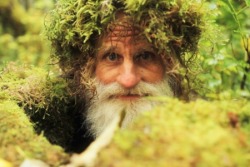 thefeetproject:  He lives in a tree, brushes his teeth with a pinecone and lives the barefoot lifestyle. It’s of course the fame-shunning man behind National Geographic’s ‘The Legend of Mick Dodge’. 25 years ago, Mick Dodge took off his shoes,