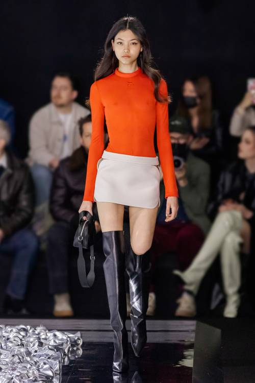 modely-way:  Courrèges FW22 ready-to-wear