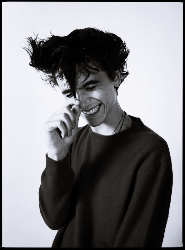 22ackermann: timotheetea:  this photo makes me smile  NOTHING but LOVE (that SMILE)…………No.1