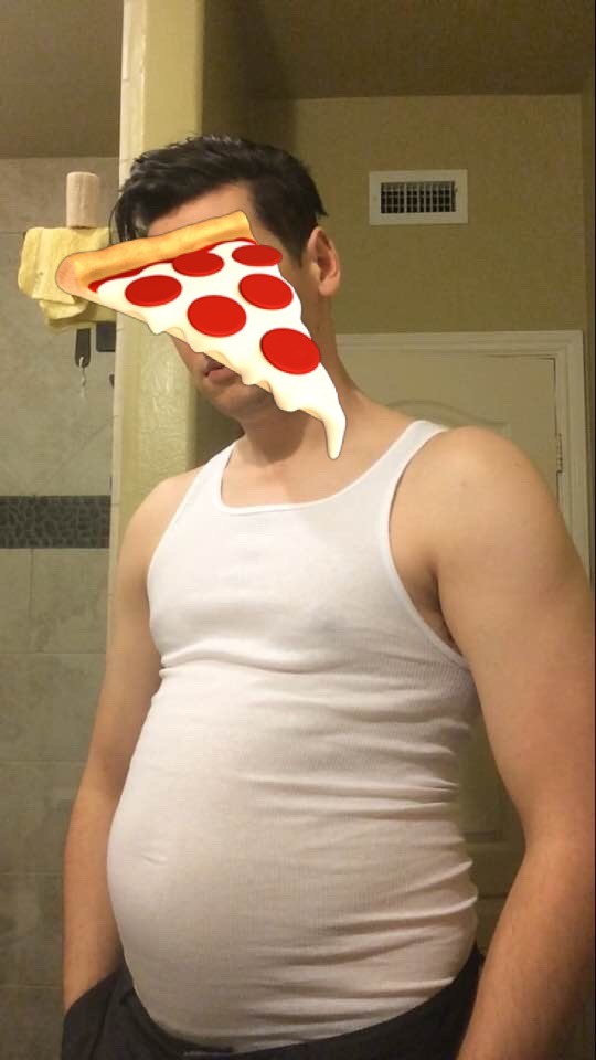 collegefeeder:that shirt is getting soooo tight 😍