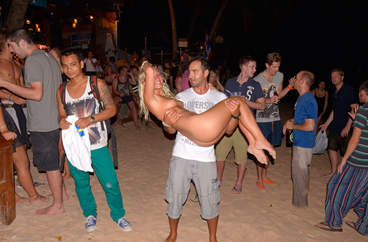 nakedgirlsdoingstuff:  Partying in Thailand.