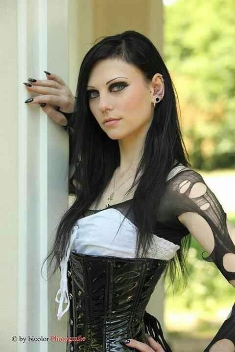 9vil-passions:  Evil PassionFetish Goth Twitter