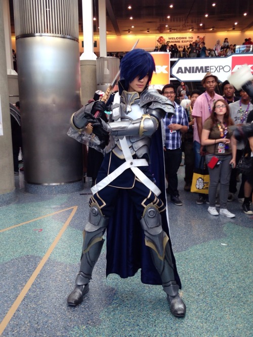 darkblood-kamui:I saw this gorgeous Chrom at AX ✨