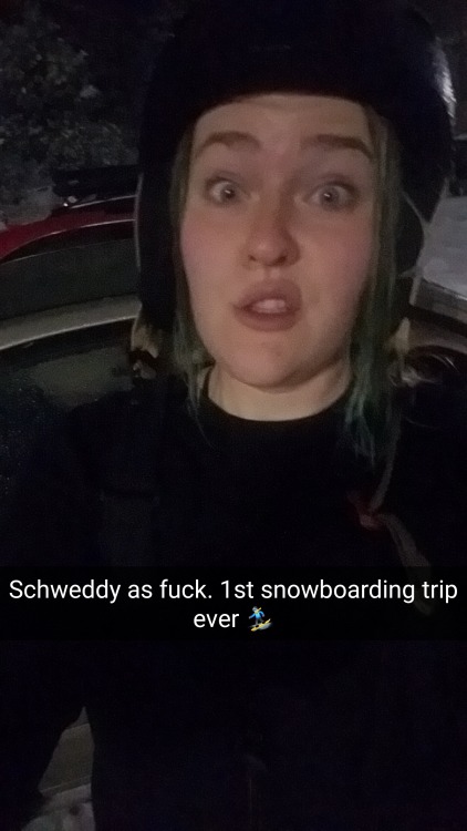 Skipped the gym today because I tried out snowboarding yesterday!! My bae has been snowboarding fore