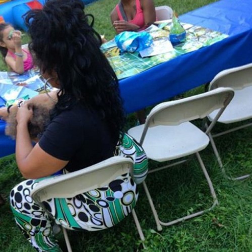extremebodiez:  Dat one girl at the party who so thick her booty eatin the chair 