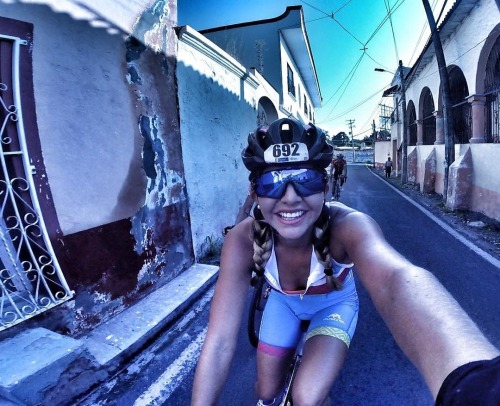 anythinggoessports:  Selfies on the bike just looks dangerous to me?