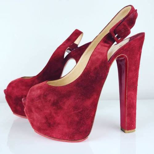 Bargain Alert - Reduction on the website  Christian Louboutin Tartarina 160 Moroccan red suede pumps