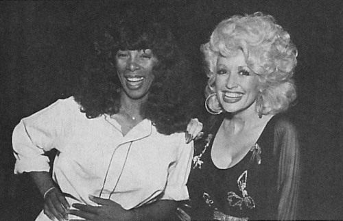 fuckyeahdonnasummer:Donna &amp; Dolly (feat. Brenda Vaccaro)Iconos de los 1970s: Brenda Vac