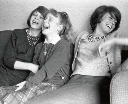 framboisedorleac:Dorléac sisters: Françoise, Sylvie and Catherine, photographed for Pa