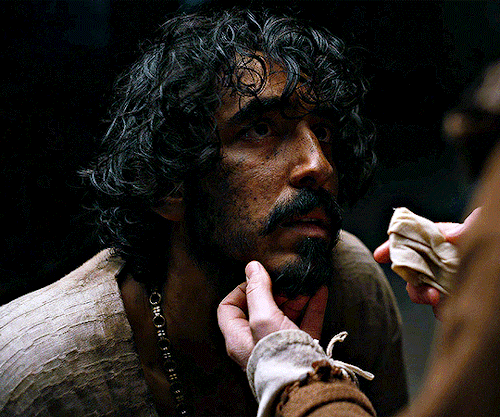 userfilm:You have mud on your face.DEV PATEL as GAWAINE in The Green Knight (2021)