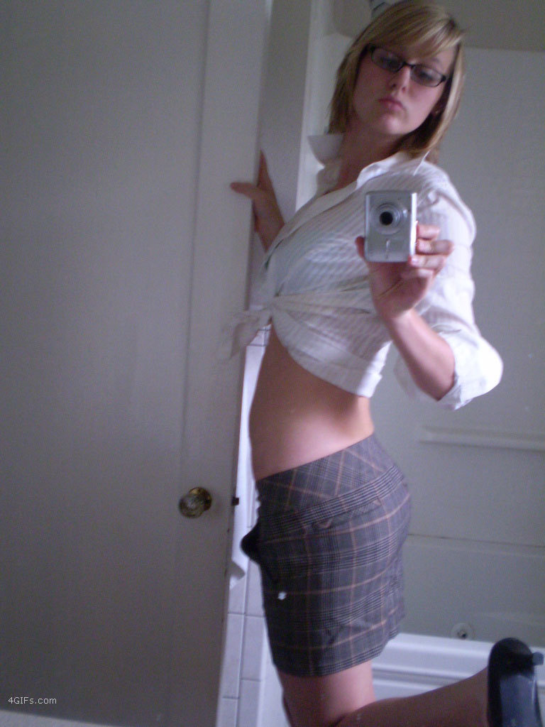 prissysissymaid:  anthonybianco2:  LOVELY HOT ASS FEM BOY, MMMMMMM IM HUNGRY  I’m