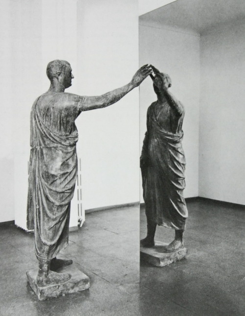 free-parking:Michelangelo Pistoletto, Etruscan Holding Up A Mirror, 1976