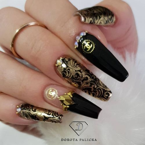 Designer nails done with not dominant hand. Tutorial on my YouTube channel #dorotapalicka #nailart #