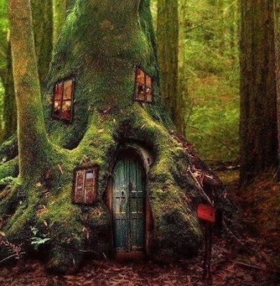 overlooked-fairy:Some awesome treehouses that look so relaxing and call my inner wood elf inside! 🌱🌿🍃