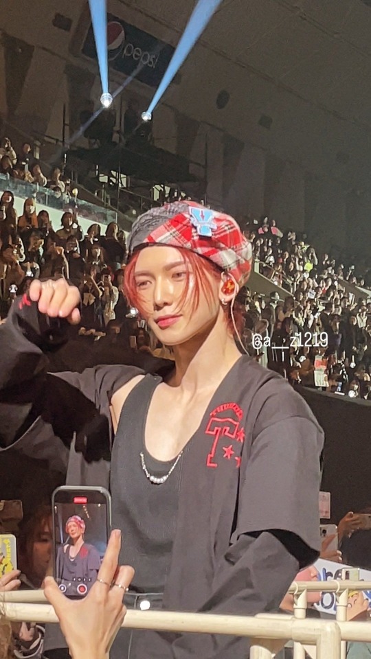 I Feel Like These Photos Should Be In A Museum And We Should Give These Two Atiny $1,000,000 Each For