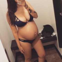 preggokiss:  Your sweet preggo piggy live on cam FREE - click