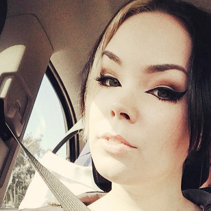ninjasexpartying:  people whose faces i want to kiss: 34/∞ // suzy “mortem3r”
