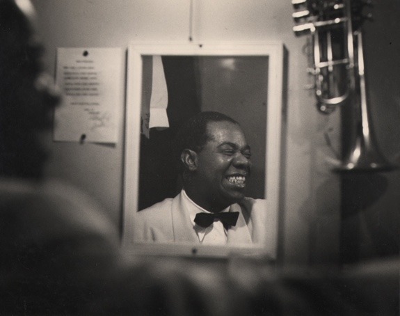 zzzze:
“Bob Willoughby
Louis Armstrong, 1950
Vintage silver print.
”