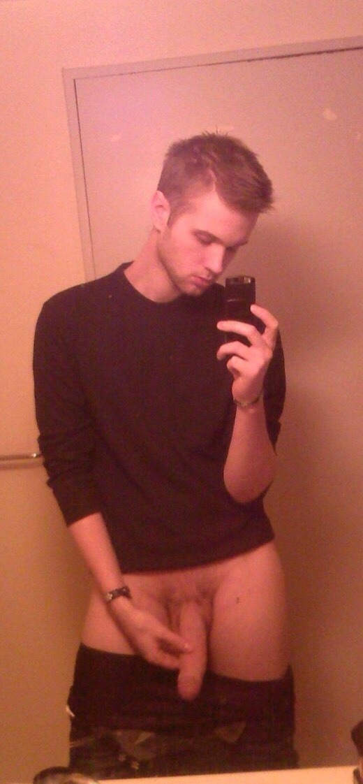 matuteparis:  Kevin from Paris, 26 yo, 18cm, bisex  Follow us: www.matuteparis.tumblr.com