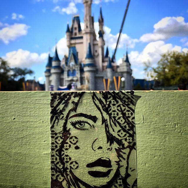 Crown 👑 #Disney #DisneyWorld #PaperMonster #stencil #stencils #streetart #streetart #stencilart #streetartists #stencilgraffiti #stencilrevolution #sticker #stickerart #urbanart #urbancanvas #graffiti #graffitiart #graffitiworld #drawing #art...
