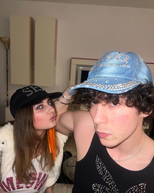 Vicdeangelis: 2023 Bitcheeeezzz - 01.01.2023