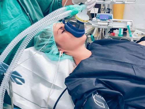anesthesia5000: Please lie down on the bed, the anesthetic nurse will come and provide you with gas.
