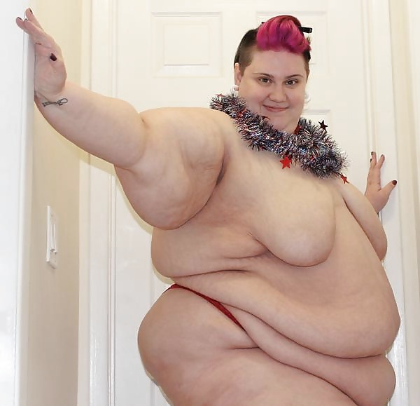 fatssbbwbellies:  Wanna fuck a horny BBW? - CLICK HERE! 