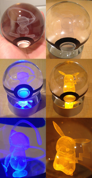 thebuttonbashers: shutupandtakemyyen: LED Pokeball with Pokemon Inside Light up your room the w