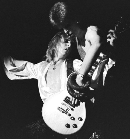 soundsof71: David Bowie &amp; Mick Ronson: Ziggy Stardust &amp; A Spider from Mars. Hammersm