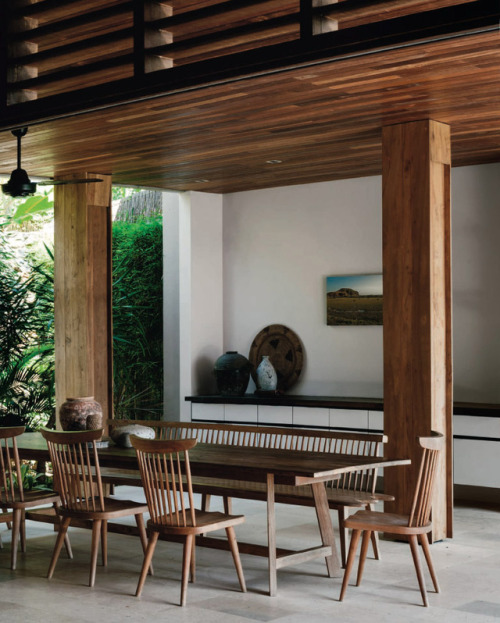 In Indonesia, on Lombok island, a stunning villa overlooks the jungle&hellip; and a breatht