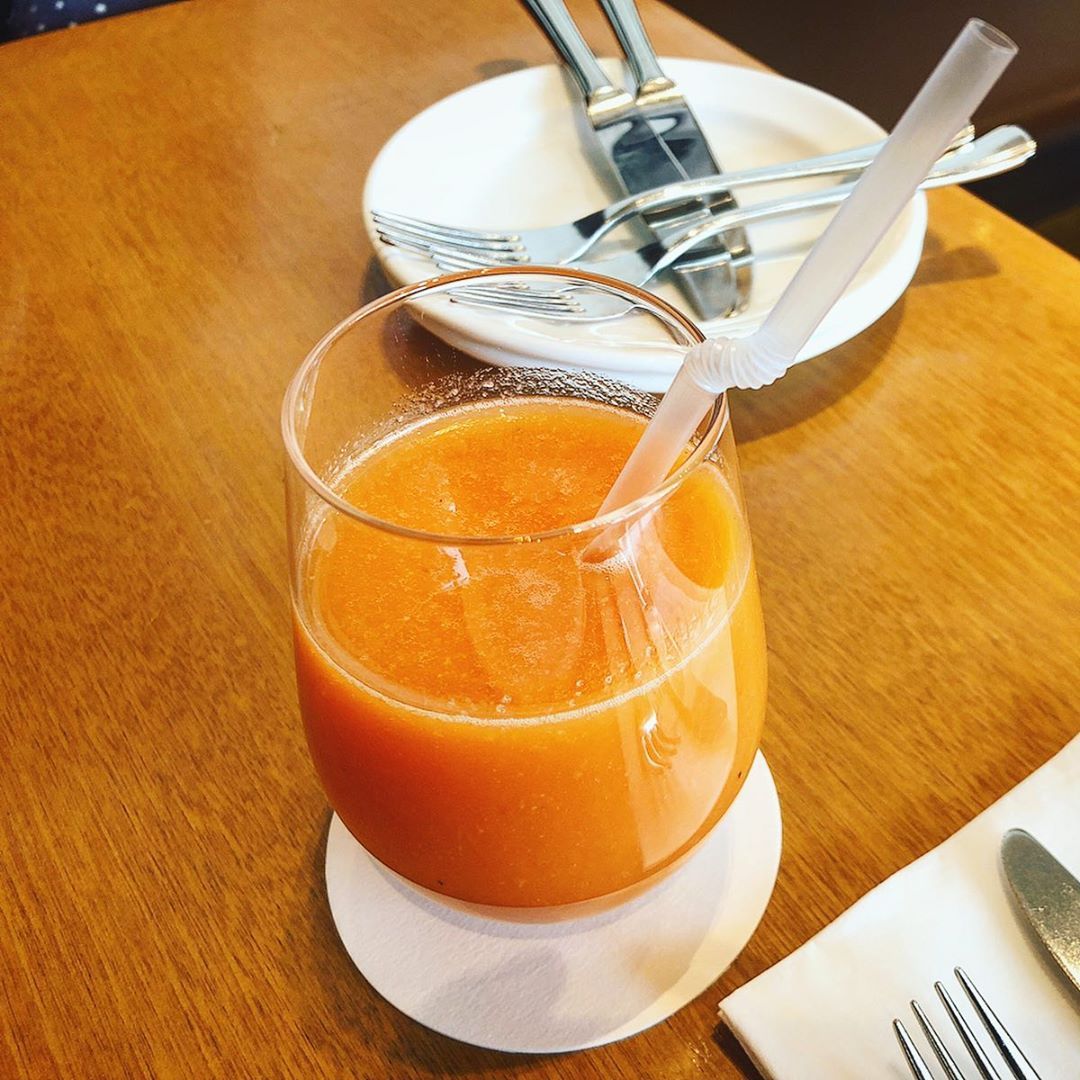 Juice in the morning - Shinagawa 🇯🇵 (at Sarabeth’s 品川店)
https://www.instagram.com/p/B8S3cRgj4-W/?igshid=1lzbs0fr05thi