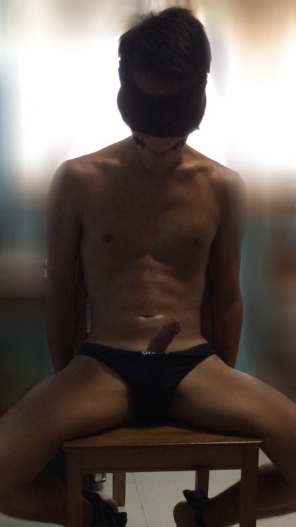 roger1069:瘦奴 #泳褲痕