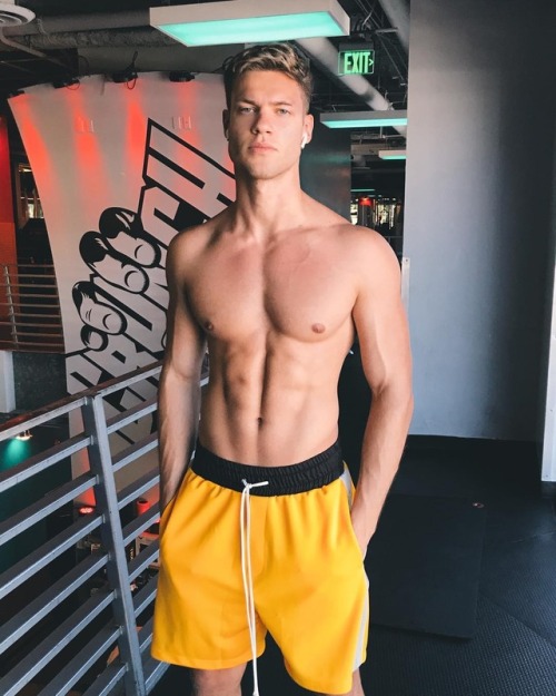 Simply Hot Guys