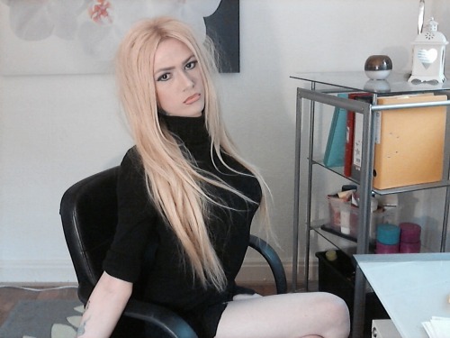 calisecole:  These pictures are a little basic and I desperately need to get more clothes a to the sap! I thought I’d upload them for you amazing guys regardless 