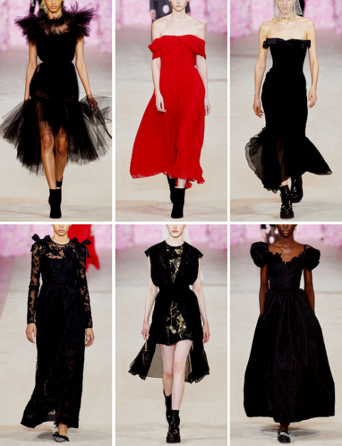 GIAMBATTISTA VALLI at Paris Fashion Week Fall 2020if you want to support this blog consider donating