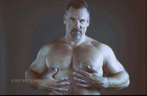 fhabhotdamncobs:  thickbear475:  fuckingwithdaddy:  Chip wright  DILF~!     W♂♂F     (WARNING!   No “Pretty Boys” here.)  