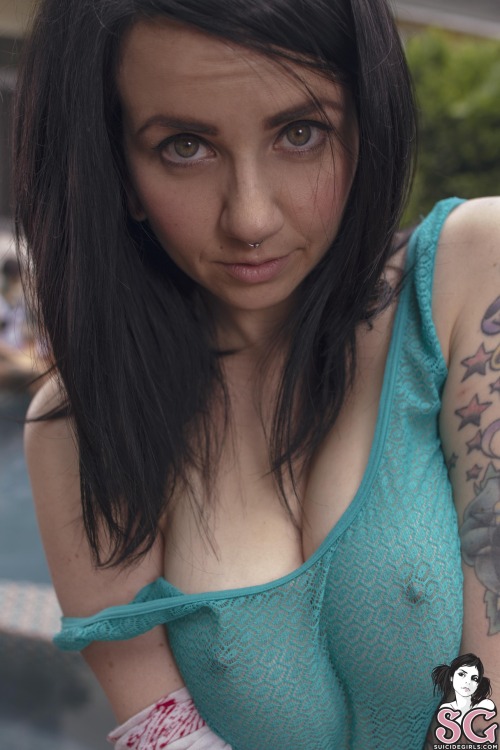 suiciderepublic:  Quinne - Suicide Girls - ‘Cool Dip’