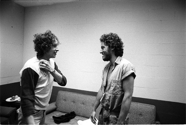 Bob Dylan and Bruce Springsteen in New Haven, Connecticut, during the Rolling Thunder Revue, 1975.