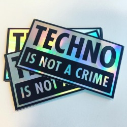 sadfuckboyzz:  Techno is not a crime 🌱